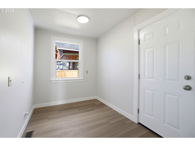 2542 Se 18TH Ave, Portland, OR 97202