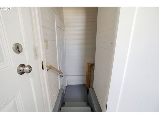 2542 Se 18TH Ave, Portland, OR 97202