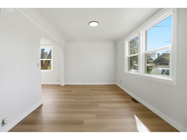 2542 Se 18TH Ave, Portland, OR 97202