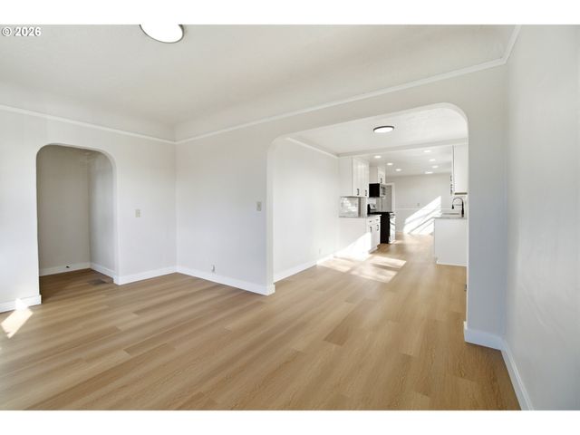 2542 Se 18TH Ave, Portland, OR 97202