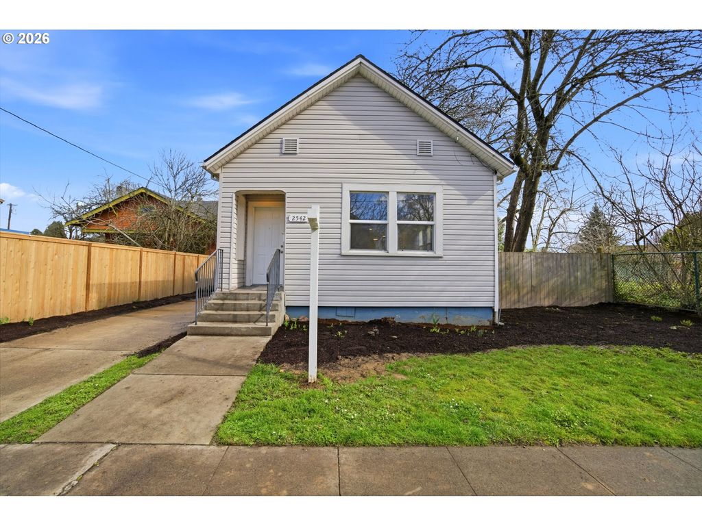2542 Se 18TH Ave, Portland, OR 97202