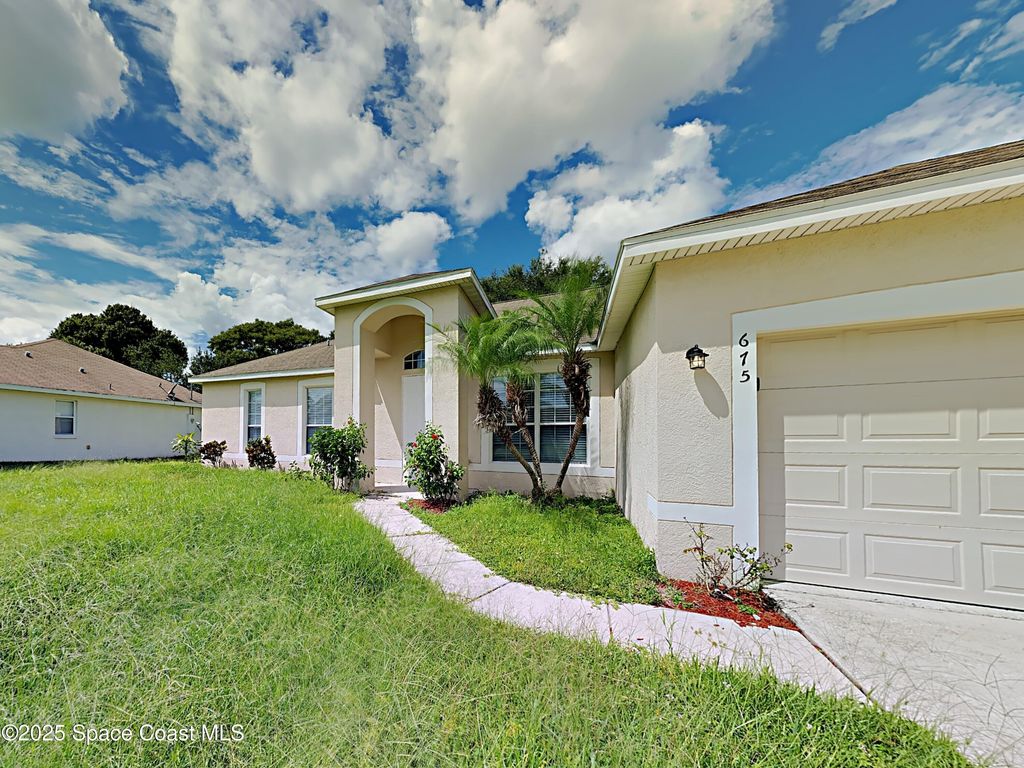 675 Pampas Street NW, Palm Bay, FL 32907