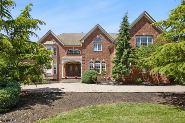 11 Valley Wood Dr, Franklin Twp., NJ 08873