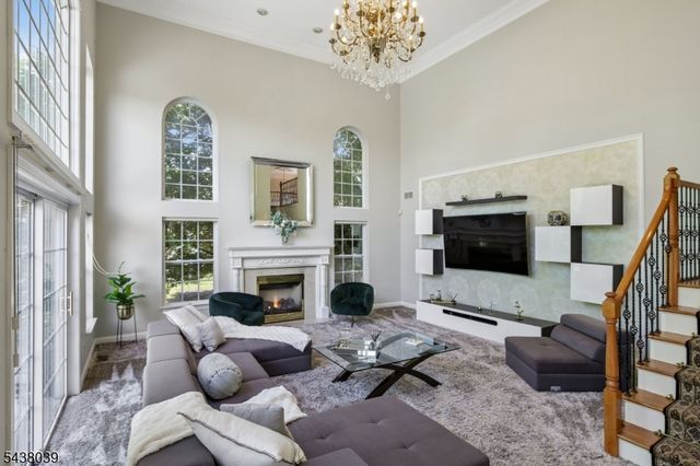 11 Valley Wood Dr, Franklin Twp., NJ 08873