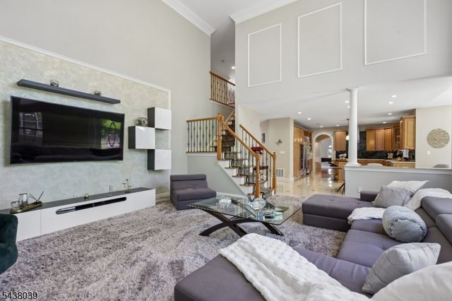 11 Valley Wood Dr, Franklin Twp., NJ 08873