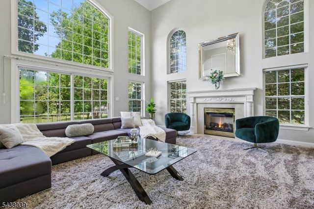 11 Valley Wood Dr, Franklin Twp., NJ 08873