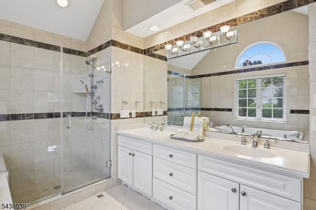 11 Valley Wood Dr, Franklin Twp., NJ 08873