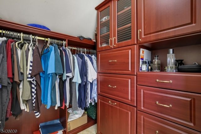 11 Valley Wood Dr, Franklin Twp., NJ 08873