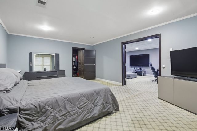 11 Valley Wood Dr, Franklin Twp., NJ 08873