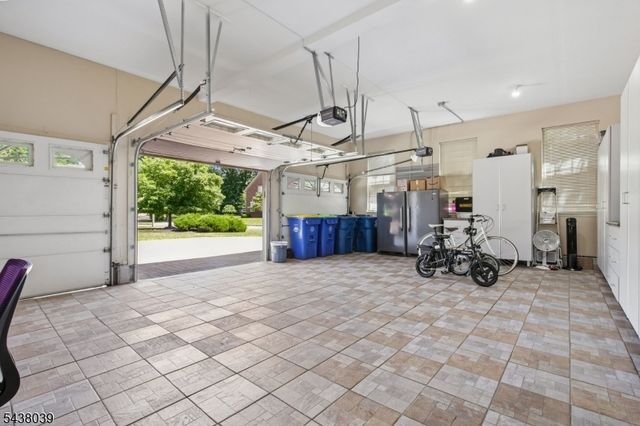 11 Valley Wood Dr, Franklin Twp., NJ 08873