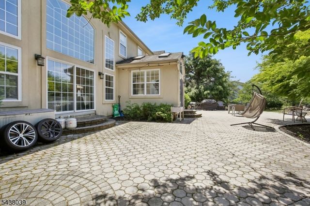 11 Valley Wood Dr, Franklin Twp., NJ 08873