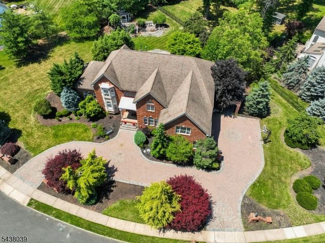 11 Valley Wood Dr, Franklin Twp., NJ 08873