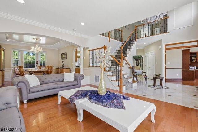 11 Valley Wood Dr, Franklin Twp., NJ 08873