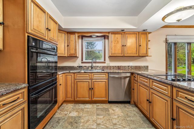 71 Four Corners Road, Warwick, NY 10990