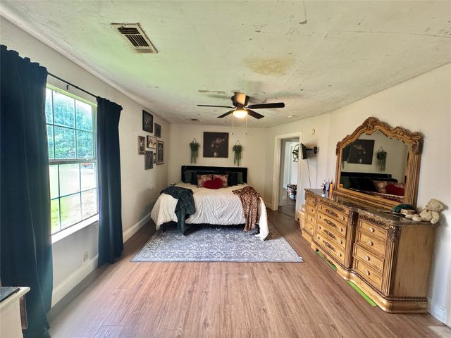 1018 Truelove Street, Gainesville, TX 76240