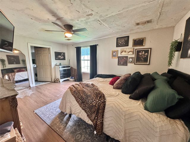 1018 Truelove Street, Gainesville, TX 76240