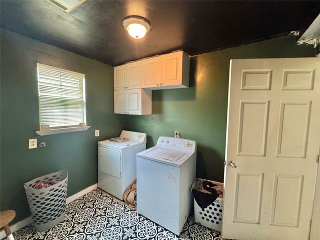 1018 Truelove Street, Gainesville, TX 76240