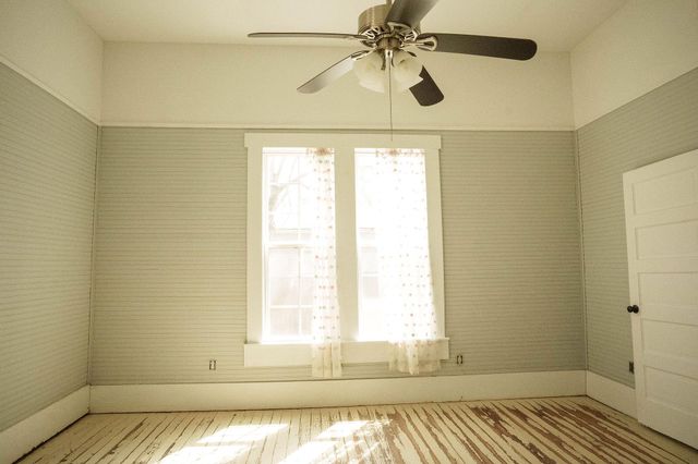 604 Avenue B, Lexington, TX 78947