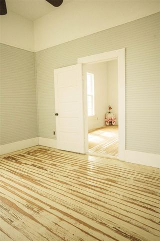 604 Avenue B, Lexington, TX 78947