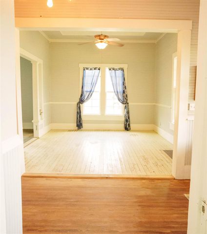 604 Avenue B, Lexington, TX 78947