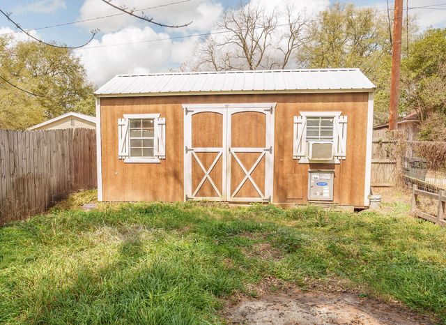 604 Avenue B, Lexington, TX 78947