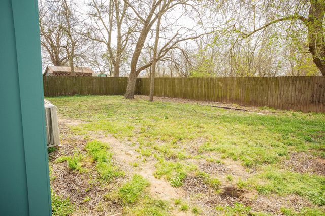 604 Avenue B, Lexington, TX 78947