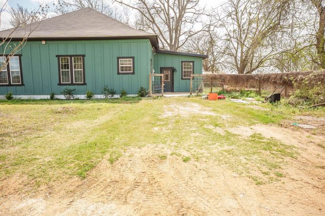 604 Avenue B, Lexington, TX 78947