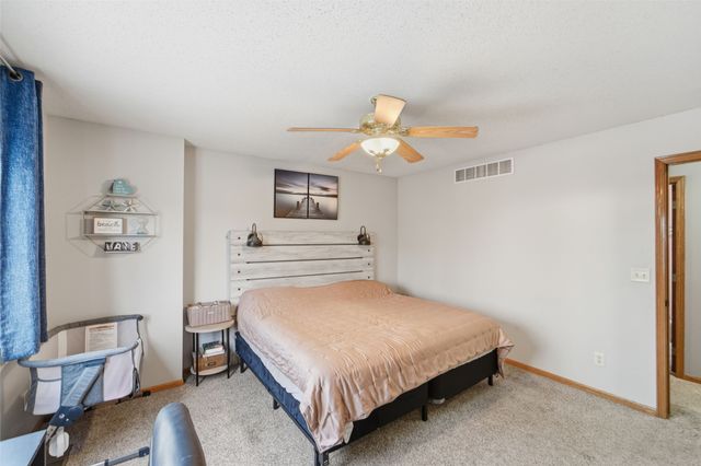 313 SE 30th Street, Ankeny, IA 50021