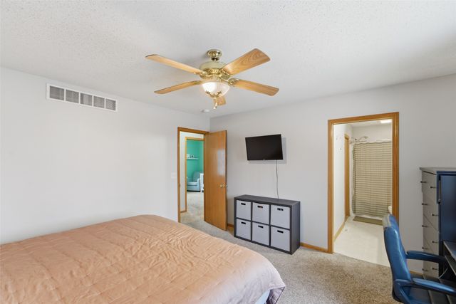 313 SE 30th Street, Ankeny, IA 50021