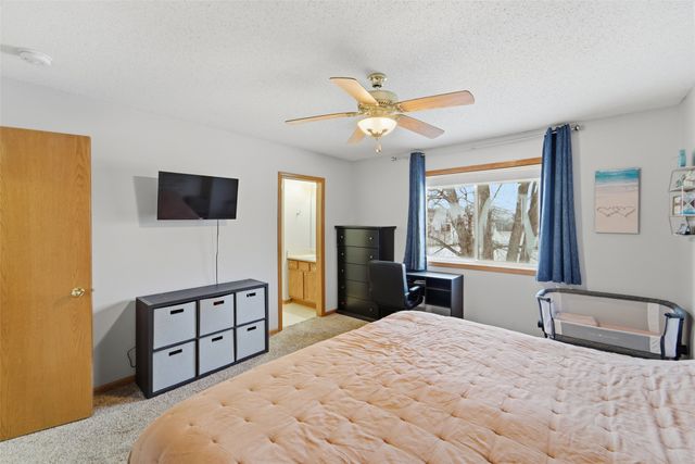 313 SE 30th Street, Ankeny, IA 50021