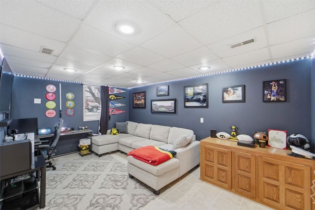 313 SE 30th Street, Ankeny, IA 50021