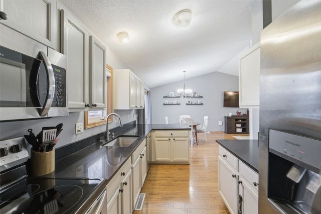 313 SE 30th Street, Ankeny, IA 50021