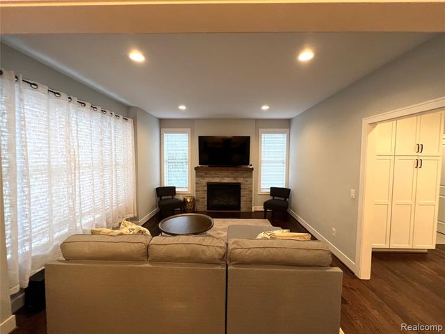 1476 Humphrey Avenue, Birmingham, MI 48009