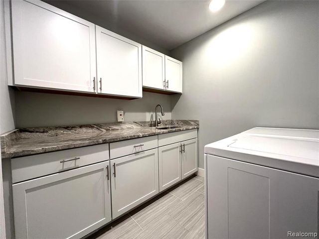 1476 Humphrey Avenue, Birmingham, MI 48009