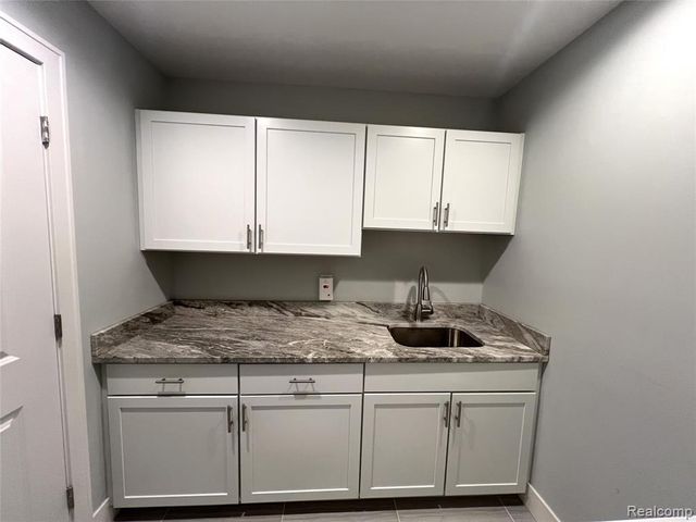 1476 Humphrey Avenue, Birmingham, MI 48009