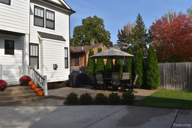 1476 Humphrey Avenue, Birmingham, MI 48009