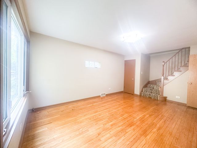 4942 N Kentucky Avenue, Chicago, IL 60630