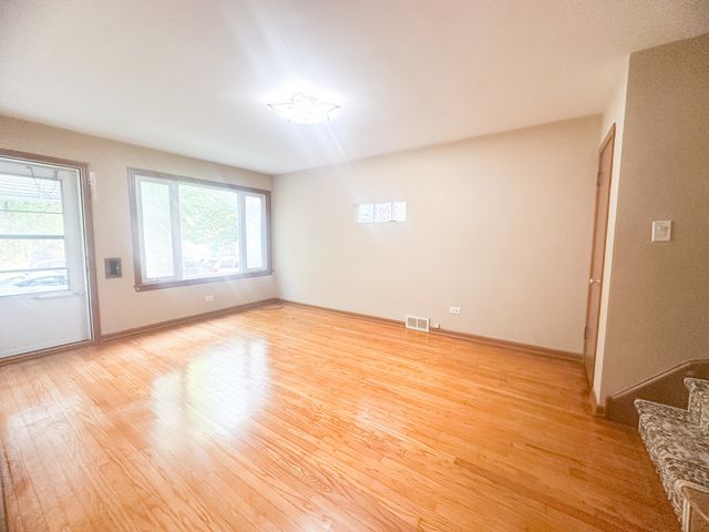 4942 N Kentucky Avenue, Chicago, IL 60630