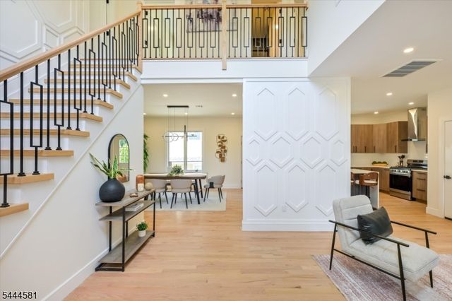 6 Patton Ct, Rochelle Park Twp., NJ 07662
