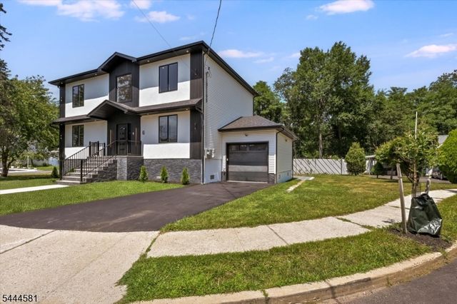 6 Patton Ct, Rochelle Park Twp., NJ 07662