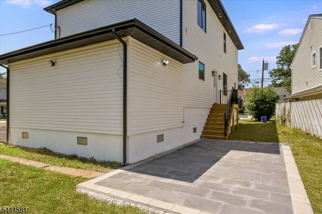 6 Patton Ct, Rochelle Park Twp., NJ 07662