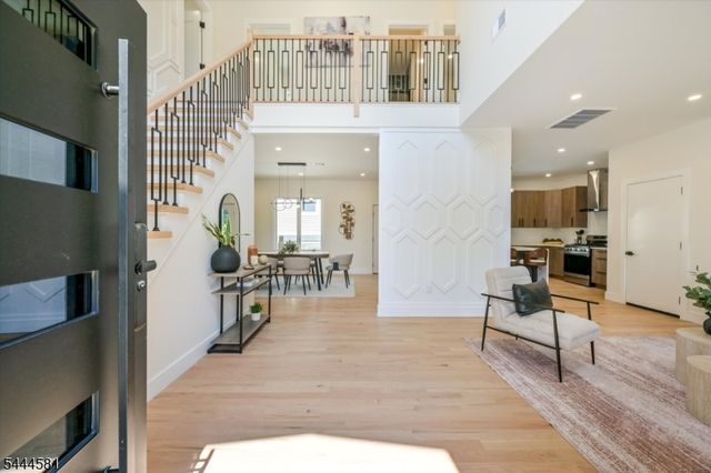 6 Patton Ct, Rochelle Park Twp., NJ 07662
