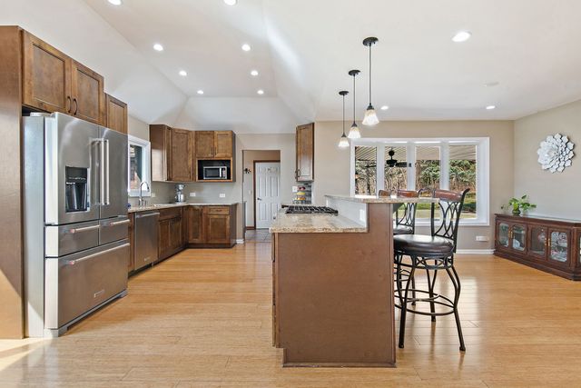 8N999 Corron Road, Elgin, IL 60124