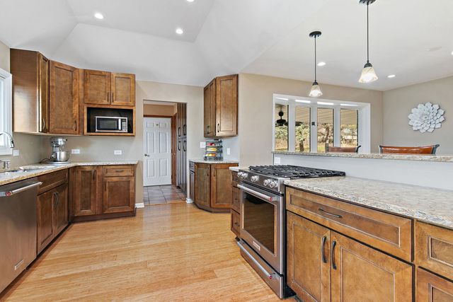 8N999 Corron Road, Elgin, IL 60124