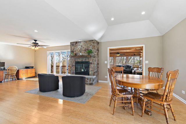 8N999 Corron Road, Elgin, IL 60124