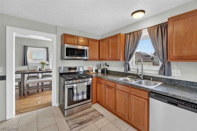 2905 Portman Avenue, Cleveland, OH 44109