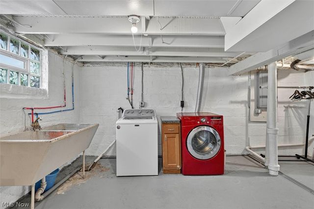 2905 Portman Avenue, Cleveland, OH 44109