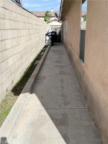 6716 Earhart Ave, Fontana, CA 92336