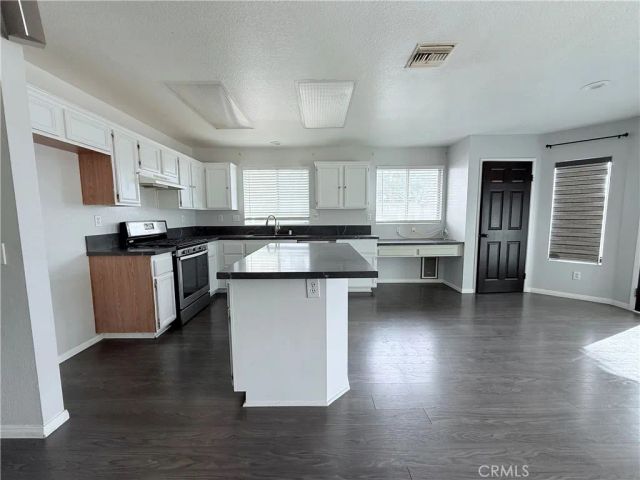 6716 Earhart Ave, Fontana, CA 92336