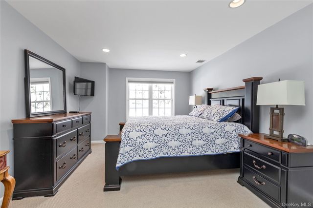 899 Altessa Boulevard, Melville, NY 11747